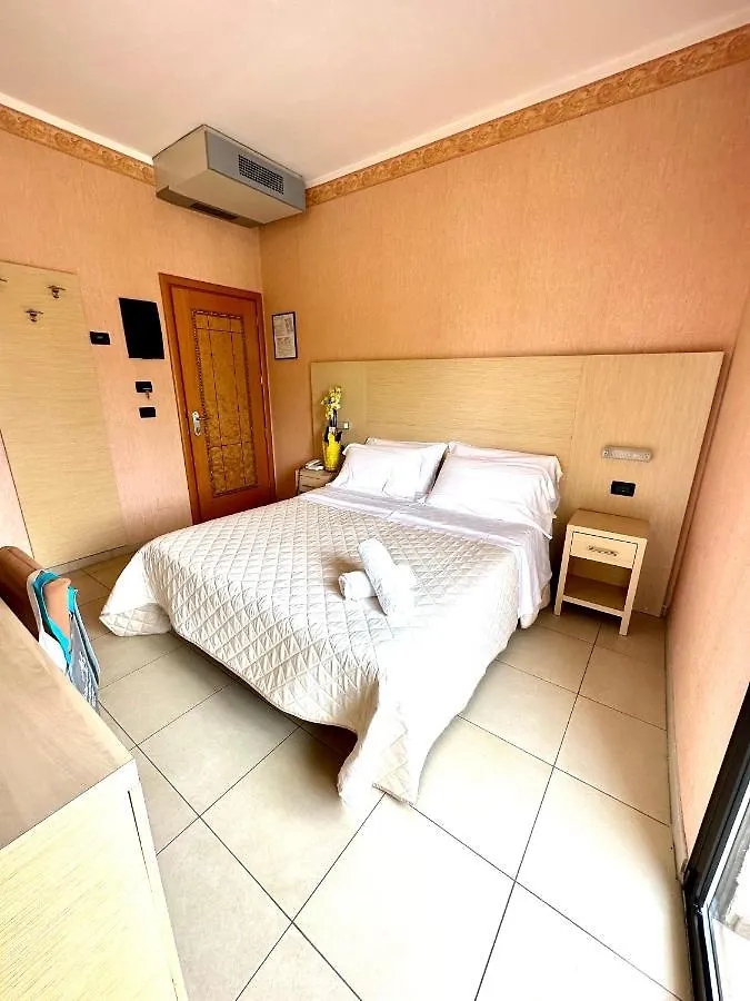 ***  Hotel Metropole Римини Италия
