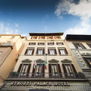 Strozzi Palace Италия